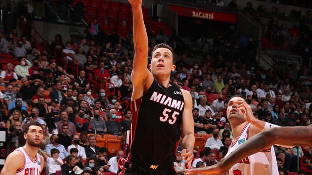 与二游之间 与二游之间